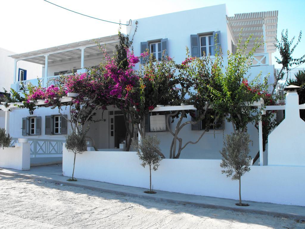 Milos Bay Αδάμας